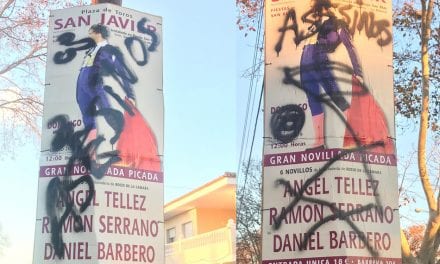 Siguen las protestas en contra de la corrida de toros en Santiago de la Ribera