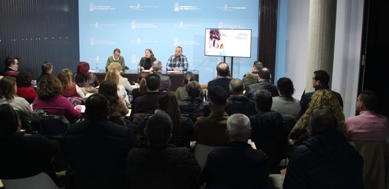 La alcaldesa traslada a los comerciantes de San Pedro del Pinatar nuevas medidas de impulso al sector en 2020