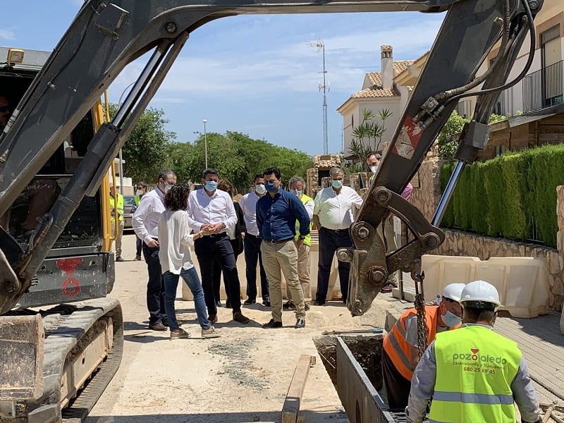 Las obras del colector de aguas pluviales del barrio de Los Pescadores en Santiago de la Ribera terminarán a mediados de junio 2020