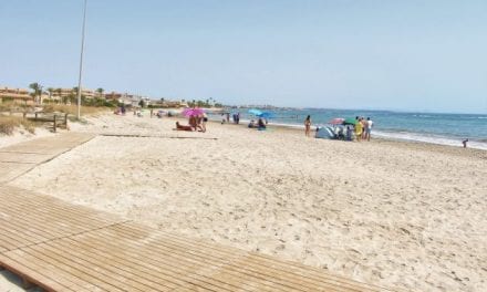 La bandera azul ondeará este verano 2020 en la playa de El Mojón, el Puerto Deportivo Marina de las Salinas y el Centro de Visitantes “Las Salinas”