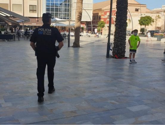 La Policía Local de San Pedro del Pinatar ha sancionado a 236 personas por no usar adecuadamente la mascarilla