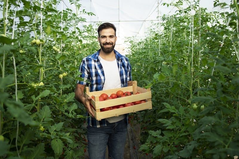 El concejal de Agricultura del Ayuntamiento de San Javier, anima a los jóvenes a emprender en el sector agrícola