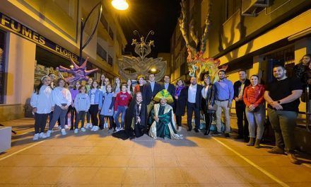 Escultura rinde homenaje “Al Carnaval de Santiago de la Ribera “