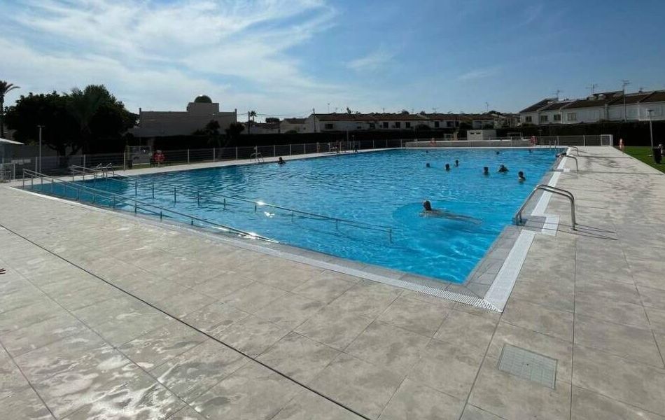 Piscina Ola Azul  Los Alcázares reabre sus puertas