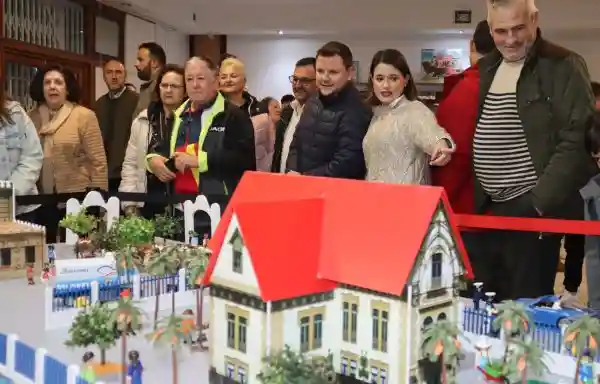 San Pedro del Pinatar a vista de cliks recrea el municipio con Playmobil