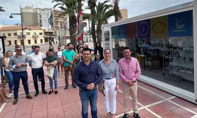 Un Punto de Información Turística en Santiago de la Ribera